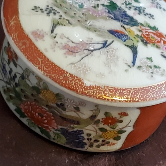 Vintage Satsuma Japanese peacock trinket box orange and gold trim - Picture 10 of 12